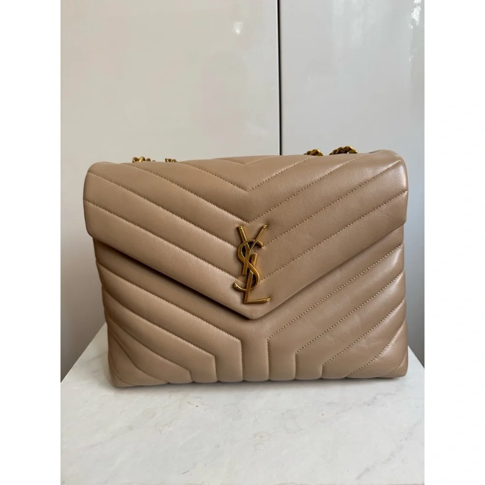 Yves Saint Laurent Loulou Medium - Picture 1 of 9
